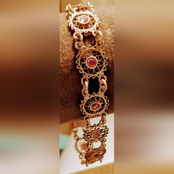 Sterling Silver 9.25 Red Ruby Gemstone Flower Design Pattern Cluster Bracelet. - Picture 10 of 11